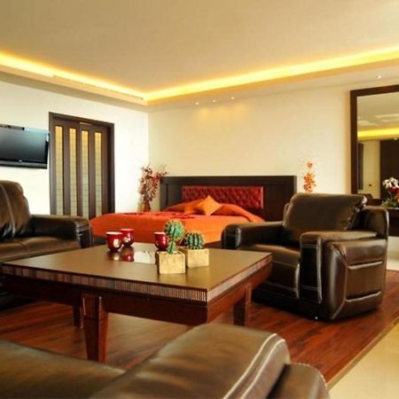 Hollywood Inn Boutique Hotel Jounieh Ngoại thất bức ảnh