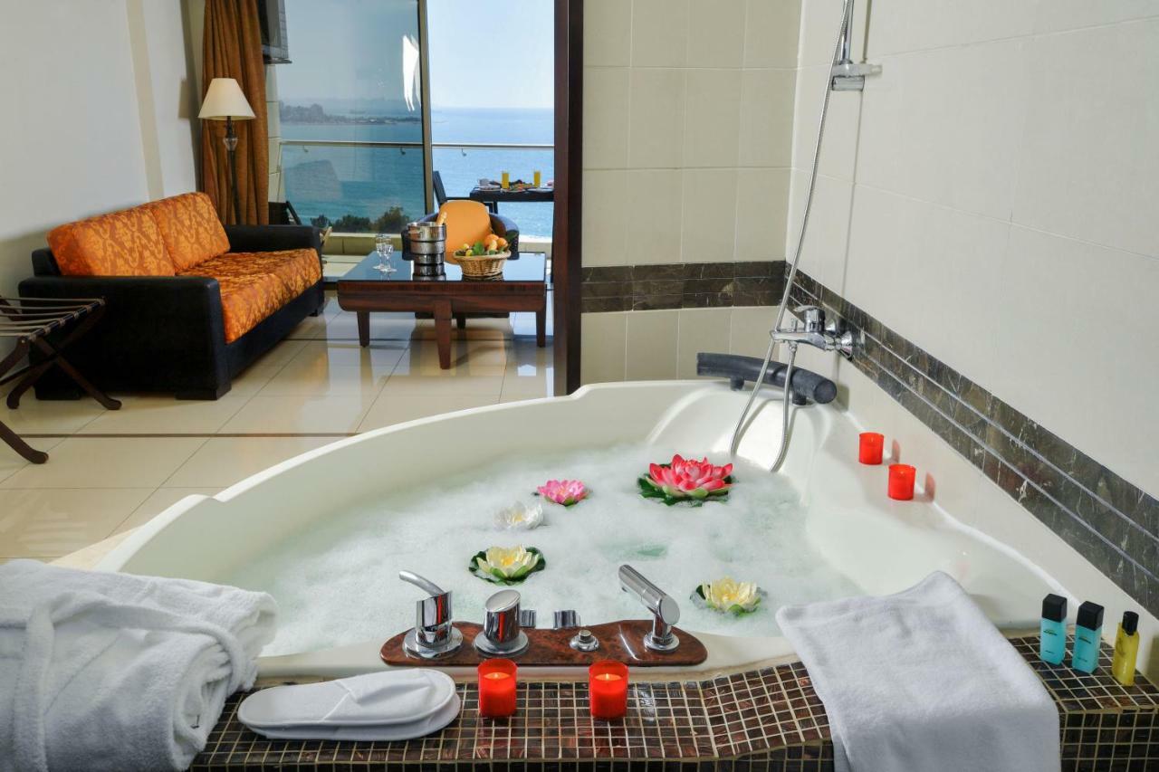 Hollywood Inn Boutique Hotel Jounieh Ngoại thất bức ảnh