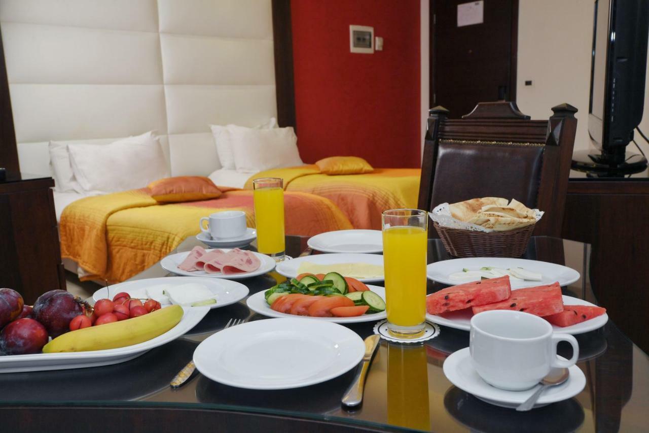 Hollywood Inn Boutique Hotel Jounieh Ngoại thất bức ảnh