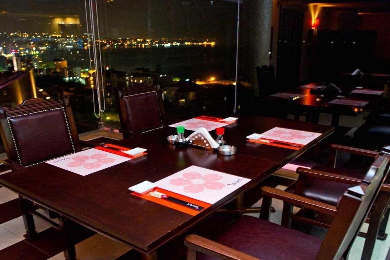 Hollywood Inn Boutique Hotel Jounieh Ngoại thất bức ảnh